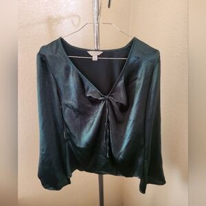 Belle Sky Lightweight Long Sleeve Pullover Blouse